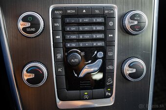 Volvo XC60 140kW (2015) - 15