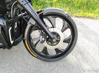 Harley Davidson Touring Bagger - 15