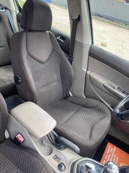 Predám Peugeot 308 1,6 benzín 88kw, 296996km rv 12/2008 - 15