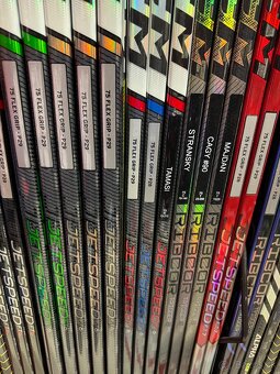 UPLNE NOVA PROFI HOKEJKA CCM JETSPEED FT6 PRO - 15