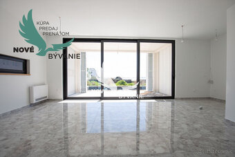 Luxusná novostavba vila s bazénom a výťahom len 100m od mora - 15