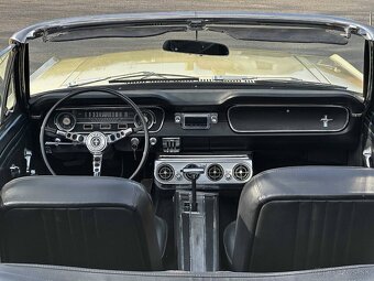 Ford Mustang Cabrio - 15