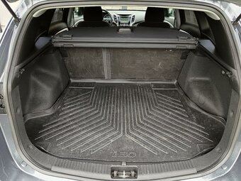 Hyundai i30 CW 1.6i CRDi  Family - 15