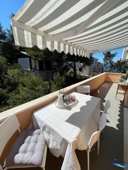 Šolta - nádherný zariadený apartmán s výhľadom na more - 15