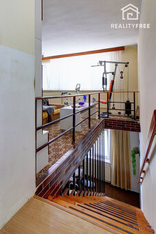 Na predaj: 3izbový rodinný dom s garážou , pozemok 757 m² -  - 15