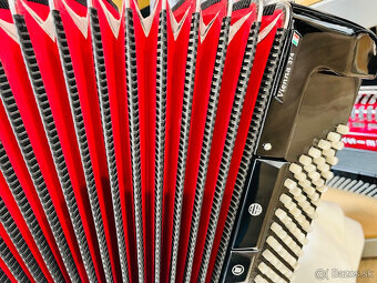 Predám profesionálny akordeón Borsini Wienna 374- 96 basový - 15