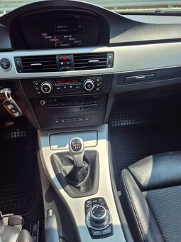 BMW E91 318 BENZÍN 105KW M6 2009 FACELIFT - 15