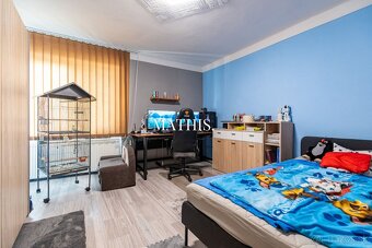 Na predaj priestranný rodinný dom s 3 podlažiami, krásnou zá - 15