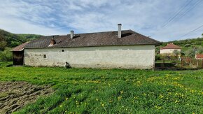 Starší bungalov v obci Rafajovce - 15