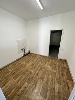 4 izbový rodinný dom 153 m2 + zasklená terasa 24 m2, garáž - 15