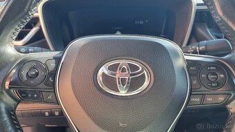 Toyota Corolla sedan 1,8 hybrid Comfot Tech + Techpack 72KW  - 15