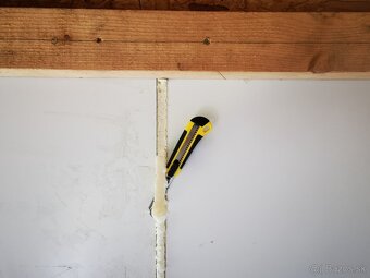 PIR izolácia hr11cm s plechom:16,-m2, bez plechu: 11,50,-m2. - 15