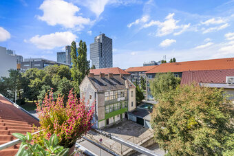 PREDAJ - podkrovný 3-izbový byt na Nivách - 500 bytov, Súťaž - 15