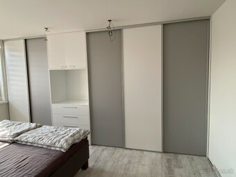 Vstavané skrine na mieru, kuchyňa na mieru, nábytok - 15