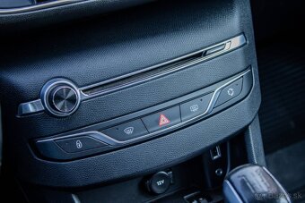 Peugeot 308 1.2 PureTech S&S Style - 15