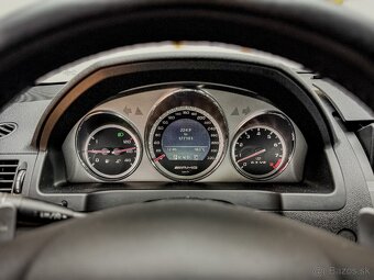 Mercedes-Benz C trieda Kombi 63 AMG Performance - 15