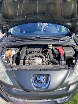 Predám Peugeot 308/110kW 1,6 benzín 1000€ súrne cena pevná. - 15