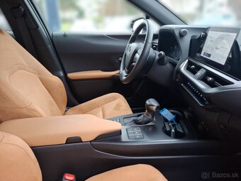 Lexus UX 250h BUSINESS TECH - 15