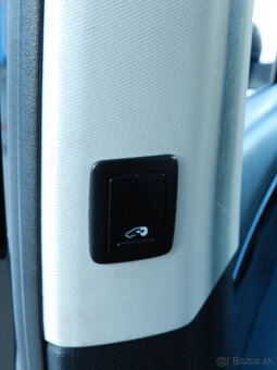 VW Sharan 2.0 TDI Highline 4MOTION 7miest Panorama Webasto - 15