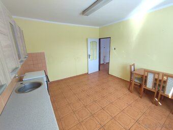 Ponúkame na predaj rodinný dom v obci Rakoľuby - 15