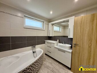 NA PREDAJ 4 izbový zrekonštruovaný rodinný dom v Kolárove - 15