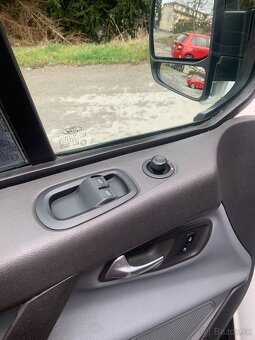 Predám Ford Transit Custom 9 miestny L2H2 - 15
