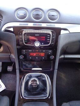 Ford Galaxy 2.0 TDCI Titanium 7-Miestne - 15