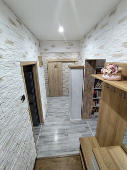 Predám 3 izbový byt s loggiou po kompletnej rekonštrukcii v  - 15