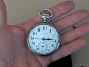 Stříbrné kapesní hodinky jeptišky s gravírovanou chaloupkou - 15