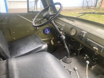 UAZ 452A - 15