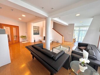 Predaj- 5i exkluzívny dom s dvojgarážou a wellness Bánov - 15