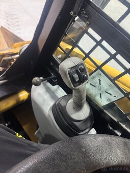 Caterpillar 226 B2 High Flow šmykový nakladač - 15