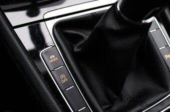 Volkswagen Golf Variant 2.0 TDI BMT 150k Highline - 15