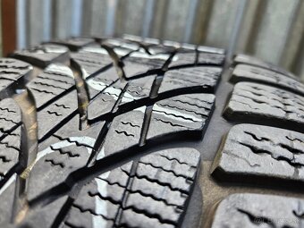 Originálna zimná sada BMW - 5x120 r17 + DUNLOP 225/50 r17 - 15