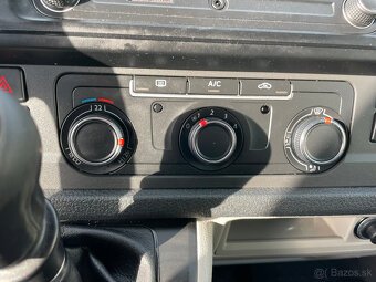 Volkswagen T6 Transporter 8 miestny - 15