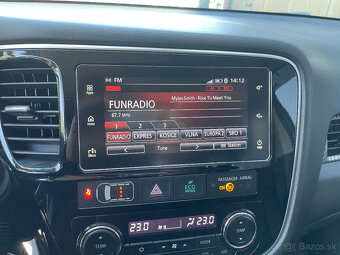 Outlander 2,0 Mivec Intense CVT 4WD 100rokov - 15