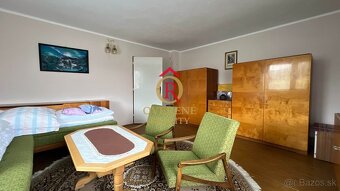 Zachovalý rodinný dom s krásnou záhradou a letnou kuchyňou v - 15