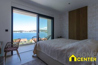 NA PREDAJ novopostavená vila s bazénom /280 m² / Dalmátsko,  - 15