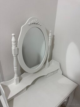 Kozmetický stolík - 15