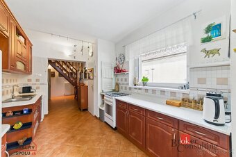 Priestranný rodinný dom neďaleko BA - výhodná kúpa pre rodin - 15