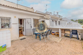 Dom 3+kk s terasou a bezénom Torrevieja-La Mata, Španielsko - 15