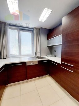 Na prenájom 3-izbový byt s balkónom, 97 m², Tallerova ul., S - 15