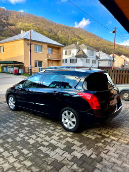 Peugeot 308sw 1,6eHDi - málo kilometrov, 7-miestne - 15