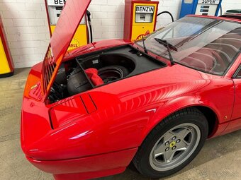 Ferrari 328 GTS „All Dark Red“ – 1988 - 15