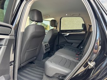 Volkswagen Touareg 3.0TDi 4Motion r.v 2019 - Black on Black - 15