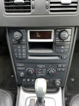 Volvo XC90 4.4 V8 232kW 4x4 = 7 miest, A/T, Navi, Top Stav = - 15