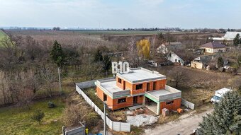 CABAJ - časť Riegler  - 6 izbový RD - hrubá stavba - DVOJGAR - 15