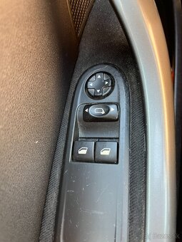 Peugeot 308 SW 1.6 HDi, 2009, 80 kW, 245651 km - 15
