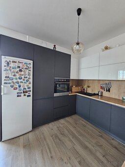 Na predaj moderný 4-izbový bungalov s presklenou terasou - 15