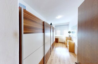 Jedinečná ponuka - bývanie s podnikaním - RD + prevádzka - 15